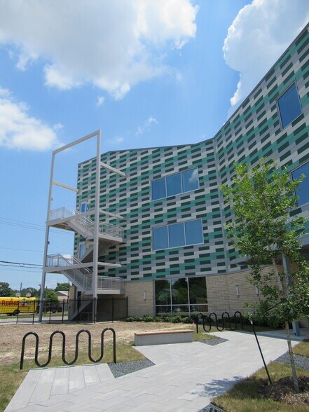 More Photos Of 3517 Irvington Blvd, Houston Medical For Lease