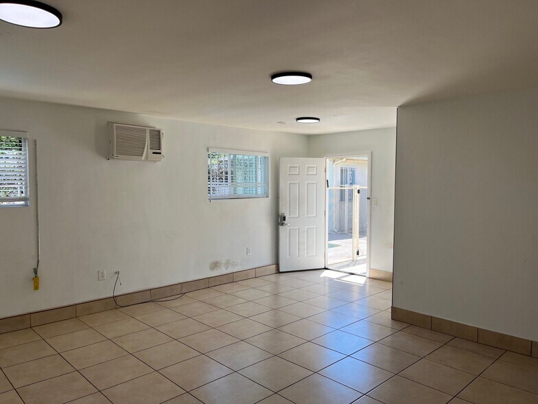 More Photos Of 8927 Sawyer St, Los Angeles Specialty For Sale