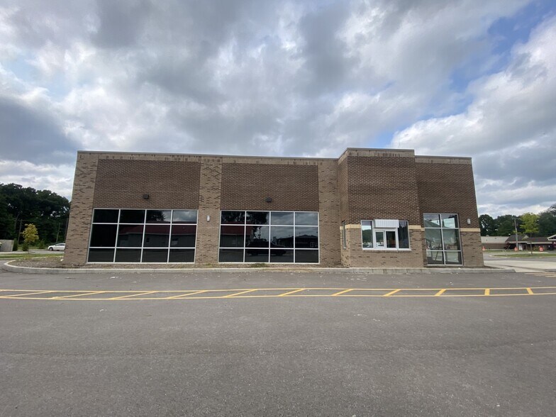 More Photos Of 930 S 11th St, Niles General Retail For Sale