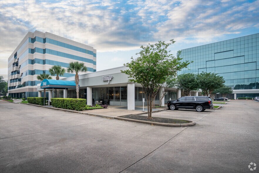 More Photos Of 2525 Bay Area Blvd, Houston Unknown For Lease