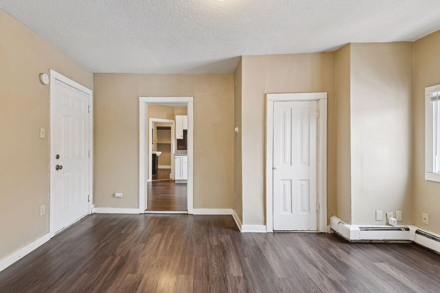 More Photos Of 953 Desoto St, Saint Paul Apartments For Sale