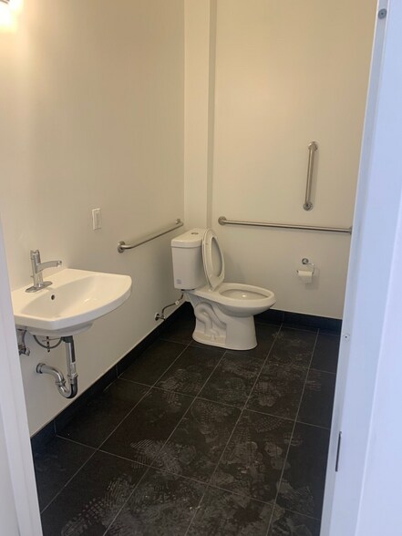 More Photos Of 119 5th Ave, Brooklyn Storefront Retail Office For Lease