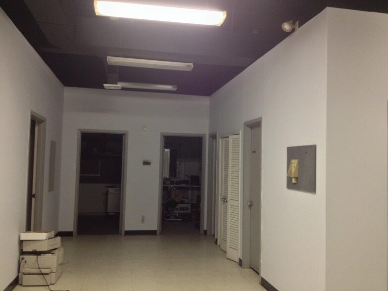 More Photos Of 140 Old Saw Mill River Rd, Hawthorne Research And Development For Sale