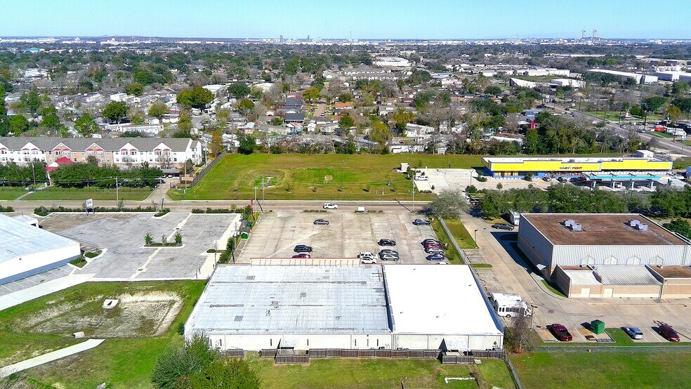 More Photos Of 2706 Cherrybrook Ln, Pasadena Storefront Retail Office For Sale