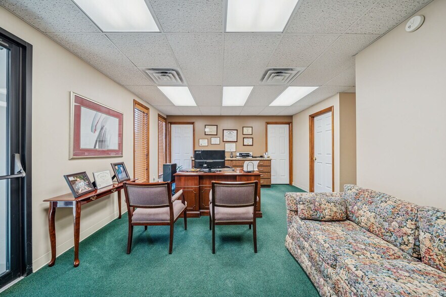 More Photos Of 985 Penn St, Brackenridge Medical For Sale