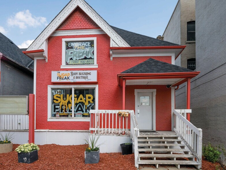 More Photos Of 216 Osborne St, Winnipeg Storefront For Lease