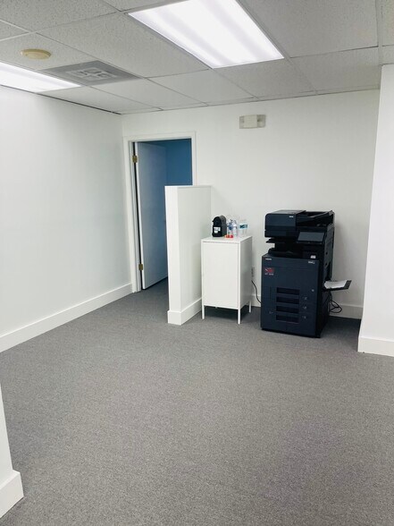 More Photos Of 1110 Brickell Ave, Miami Office For Sale