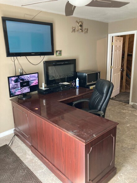 More Photos Of 905 Dundalk Ave, Baltimore Auto Dealership For Sale