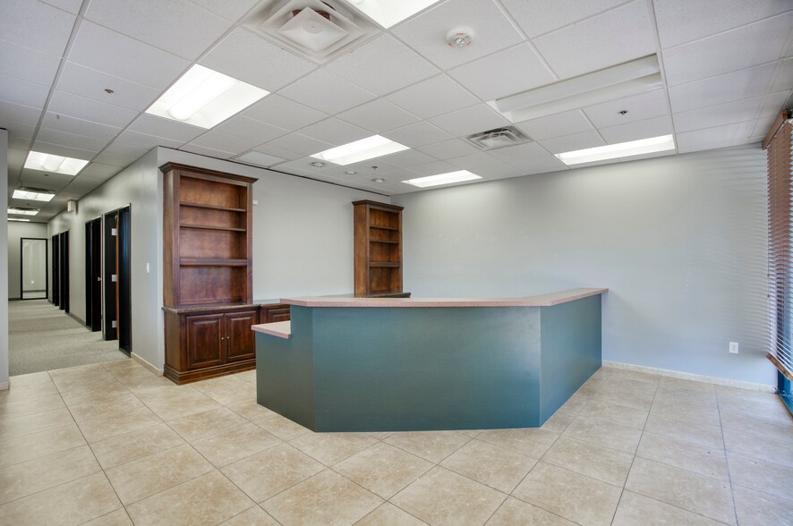 More Photos Of 4435 E chandler Blvd, Phoenix Loft Creative Space For Lease