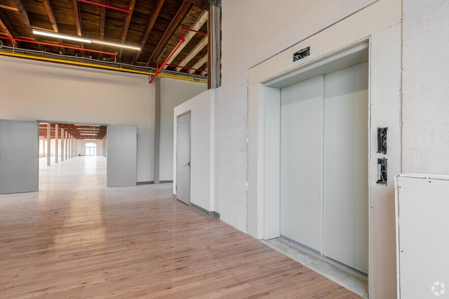 More Photos Of 58 R Pulaski St, Peabody Distribution For Lease