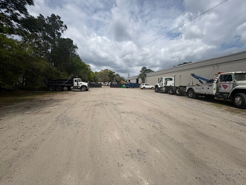 More Photos Of 40 Shanklin Rd, Beaufort Warehouse For Sale