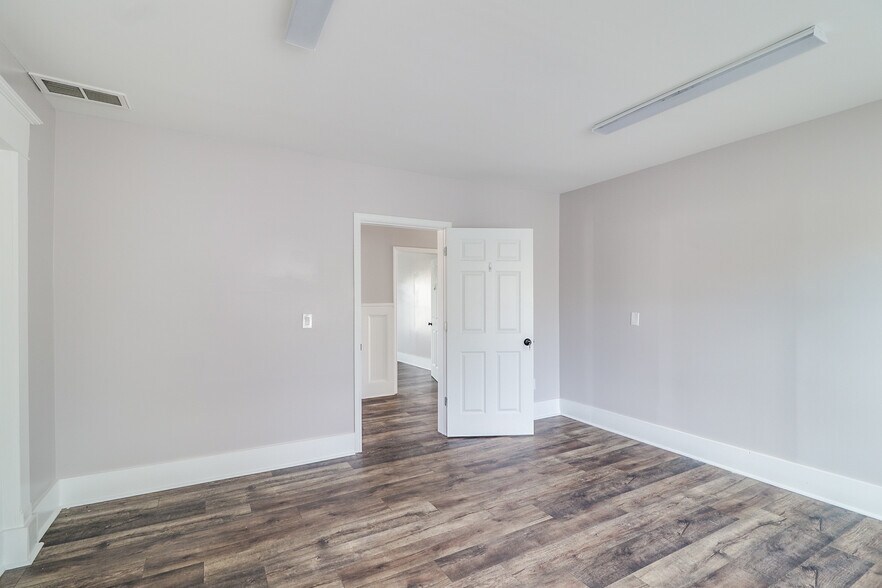 More Photos Of 104 W Candler St, Winder Medical For Sale