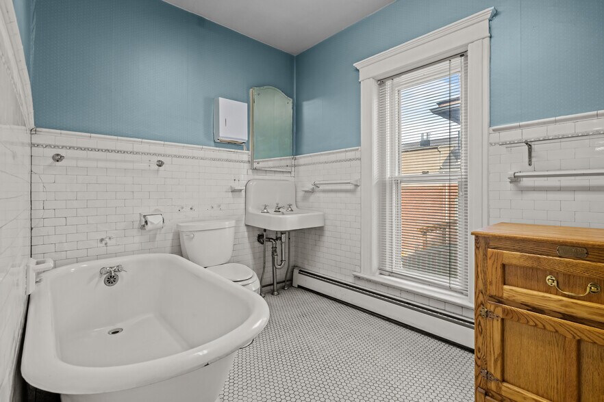 More Photos Of 851 Clarkson St, Denver Office For Sale