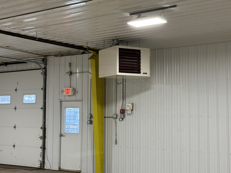 More Photos Of 885 Wickham Ave, Mattituck Warehouse For Lease