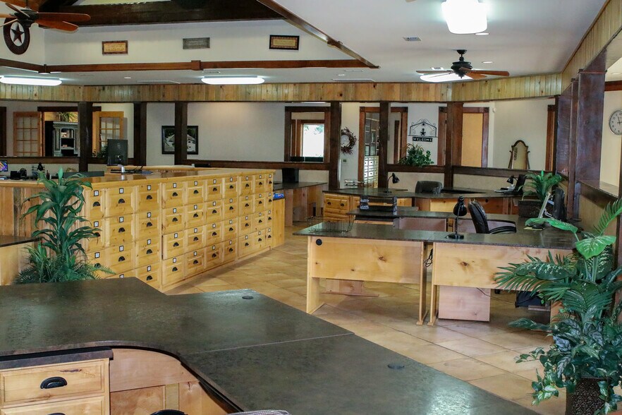 More Photos Of 404 Wynn Dr, Jacksonville Loft Creative Space For Sale