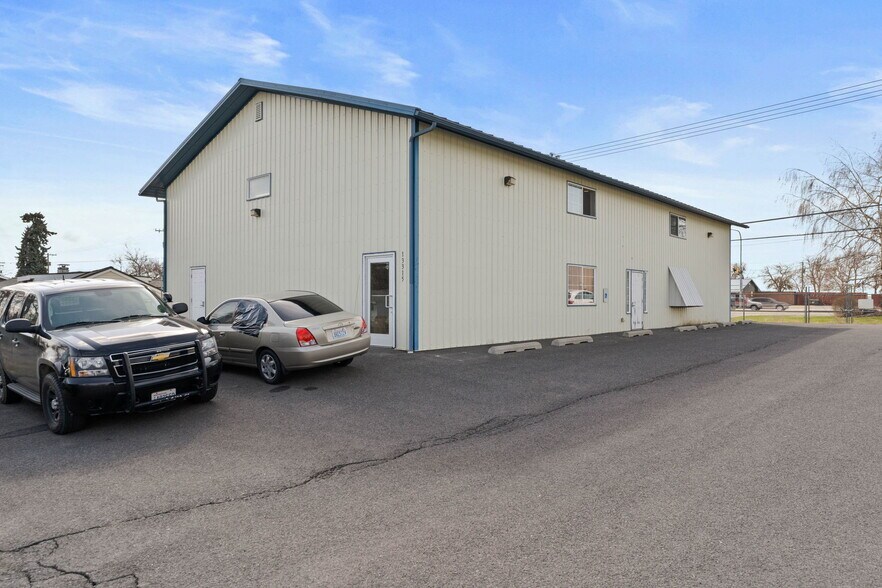 More Photos Of 13315 W 13th Ave, Airway Heights Light Manufacturing For Sale