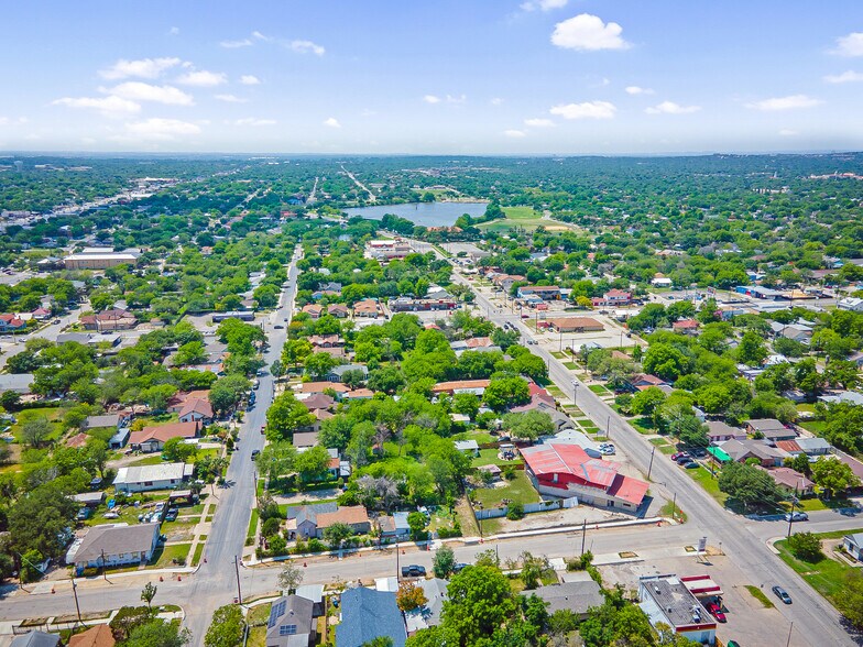 More Photos Of 800 Cincinnati Ave, San Antonio Freestanding For Sale