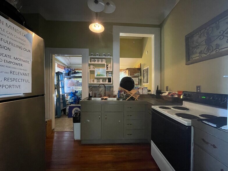 More Photos Of 2300 10th Ct, Birmingham Office Residential For Sale