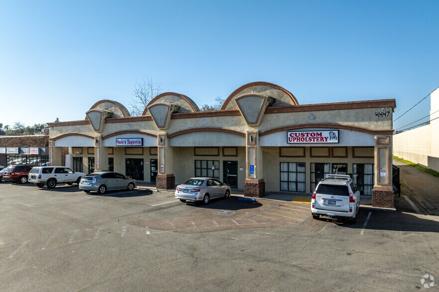 More Photos Of 4445-4447 Auburn Blvd, Sacramento Storefront For Lease