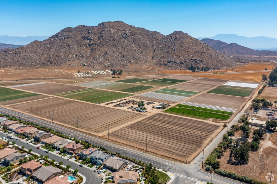 More Photos Of Grand Ave, Winchester Land For Sale