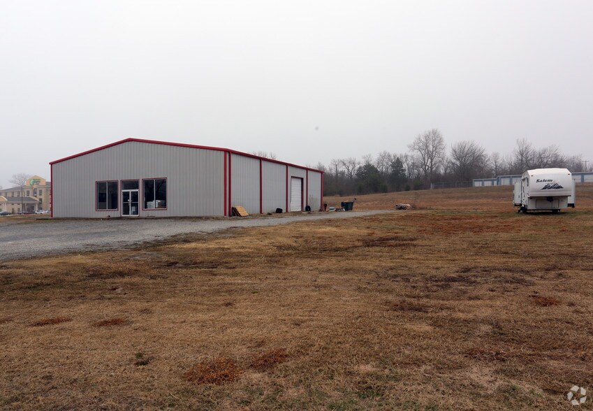 More Photos Of 1301 W Sam Rayburn Dr, Bonham Freestanding For Sale