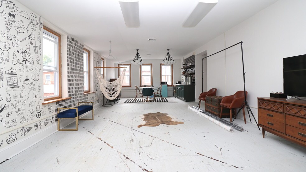 More Photos Of 214-218 S 4th St, Perkasie Warehouse For Lease