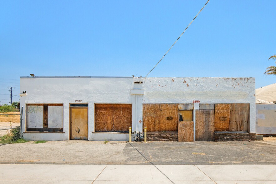 More Photos Of 2350 N Main St, Riverside Freestanding For Sale