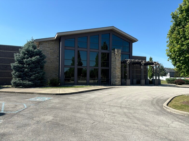 More Photos Of 11481 Olio rd, Fishers Medical For Lease