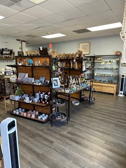 More Photos Of 115 N Tamiami Trl, Nokomis Office For Sale