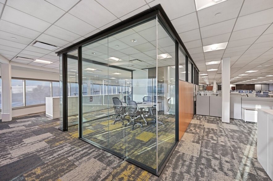 More Photos Of 2-10 Smed Ln SE, Calgary Distribution For Lease
