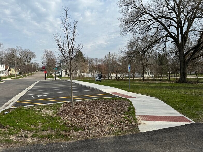 More Photos Of 155 S Madison St, Oswego Land For Sale