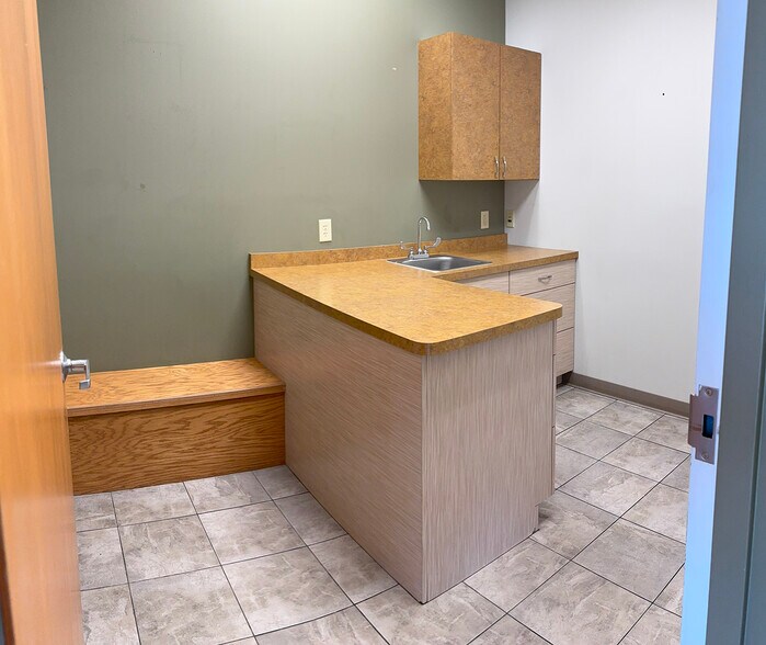 More Photos Of 4518-4522 Monona Dr, Madison General Retail For Lease