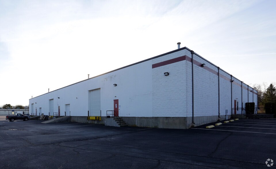 More Photos Of 222 Metro Center Blvd, Warwick Light Manufacturing For Lease