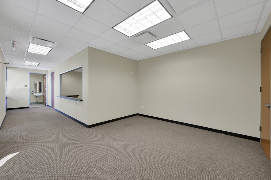 More Photos Of 1125 Cypress Station Dr, Houston Medical For Sale