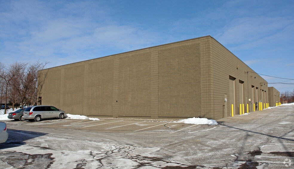 5022050230 Dennis Industrial Ct, Wixom, MI 48393 Industrial For Lease