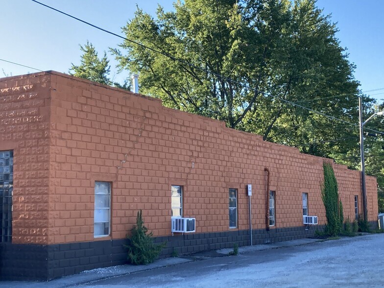 More Photos Of 65 E Pierce St, Whitestown Warehouse For Sale