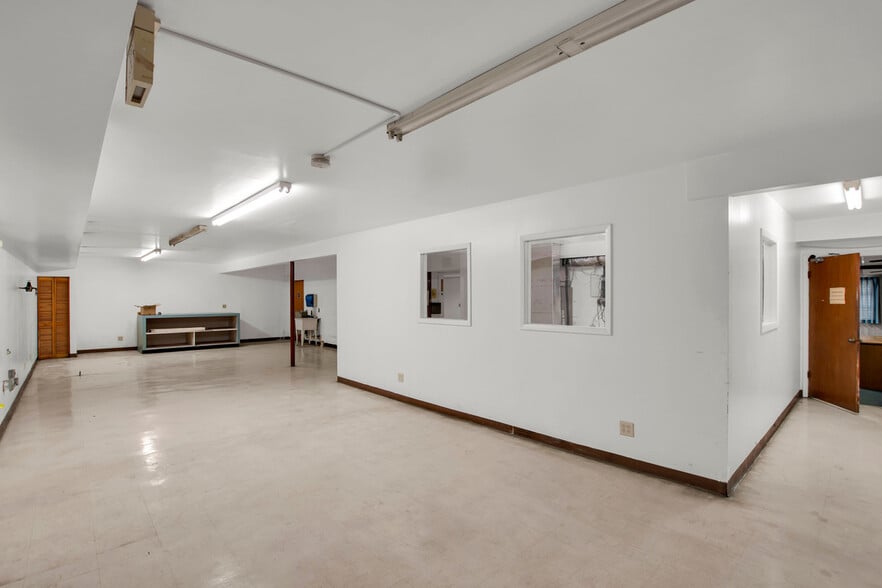 More Photos Of 3612-3662 Morris St, Saint Petersburg Manufacturing For Sale