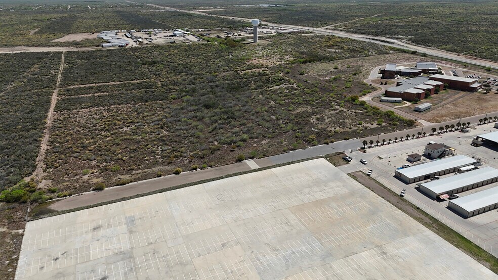 More Photos Of 102 Camino Nuevo, Laredo Warehouse For Sale