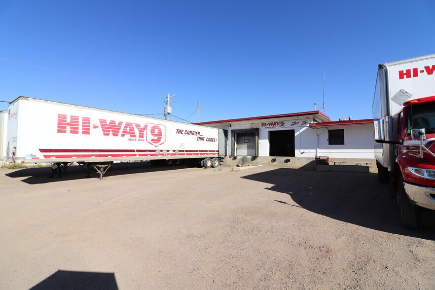 More Photos Of 662 15 St SW, Medicine Hat Industrial For Sale