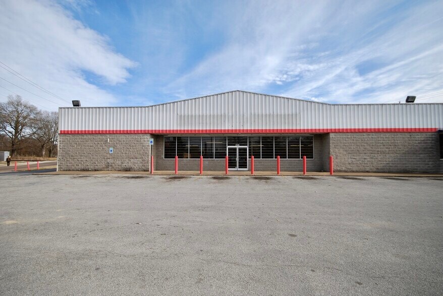 More Photos Of 224 N Royal St, Jackson General Retail For Sale