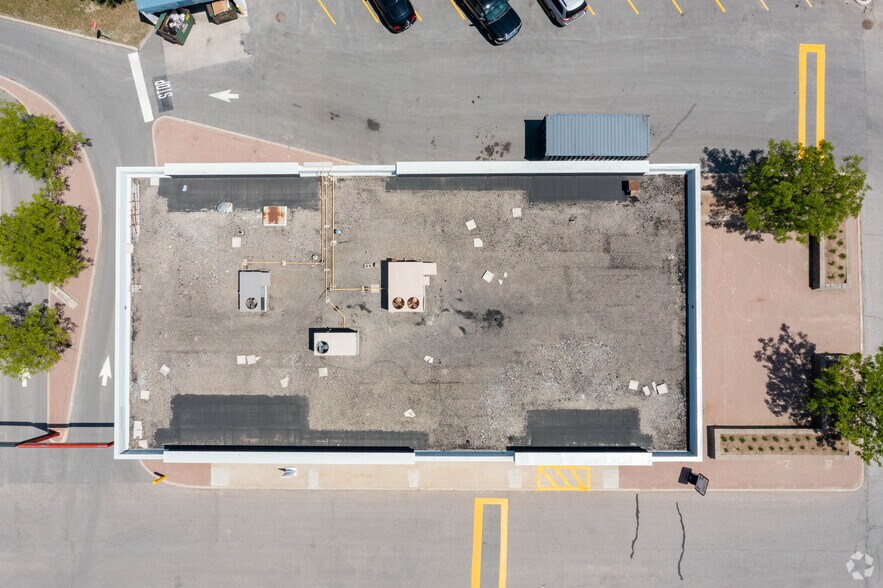 More Photos Of 35 Mapleview Dr W, Barrie Unknown For Lease