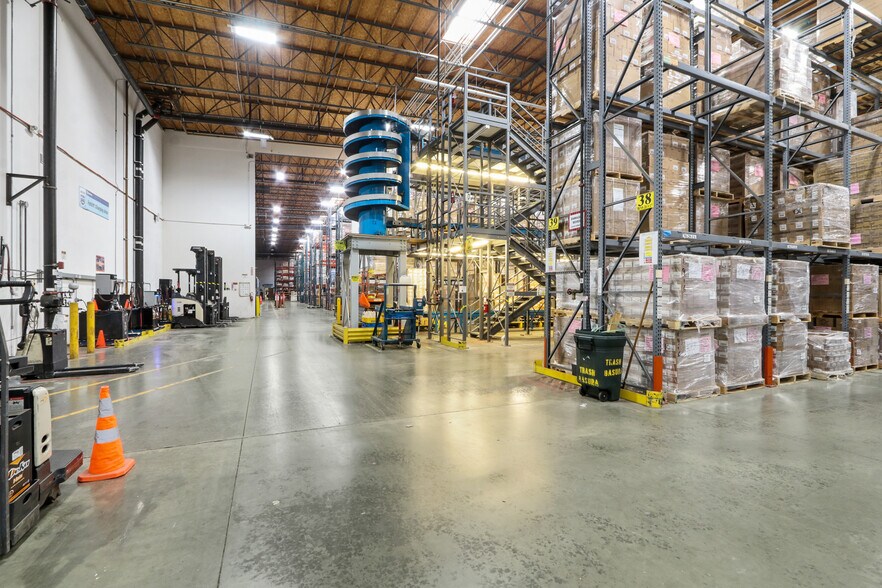 More Photos Of 50 Icon, Foothill Ranch Manufacturing For Lease