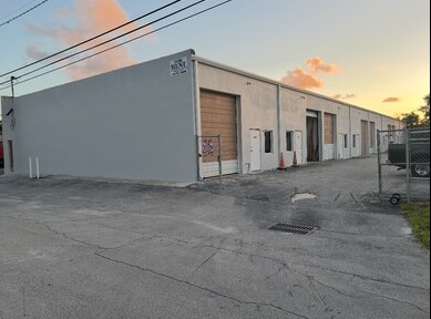 More Photos Of 5713-5727 NE 14th Ave, Fort Lauderdale Warehouse For Lease