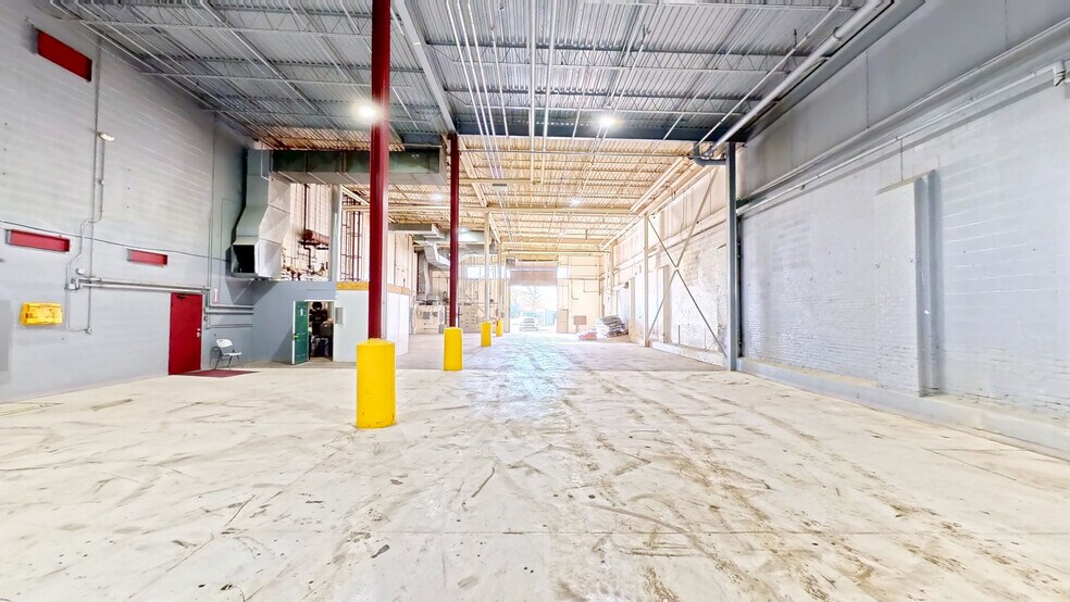 More Photos Of 10078 E Kemper Rd, Montgomery Unknown For Lease