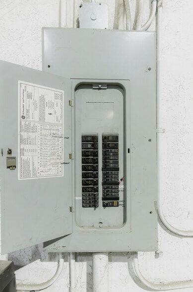 More Photos Of 2005 NW 110th Ave, Miami Warehouse For Lease