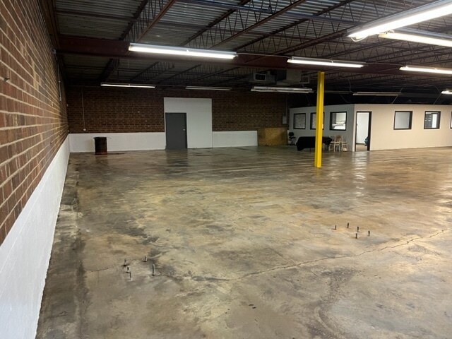 More Photos Of 108 S Walnut Cir, Greensboro Warehouse For Sale