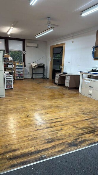 More Photos Of 400 Magnolia St, Beverly Warehouse For Sale