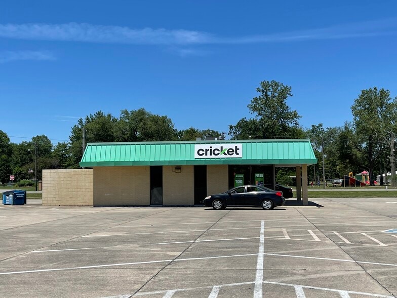 More Photos Of 1000 W Broadway, Centralia Unknown For Lease