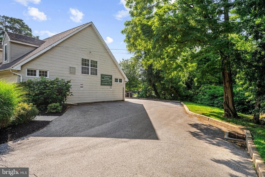 More Photos Of 405 W Wayne Ave, Wayne Office Residential For Sale