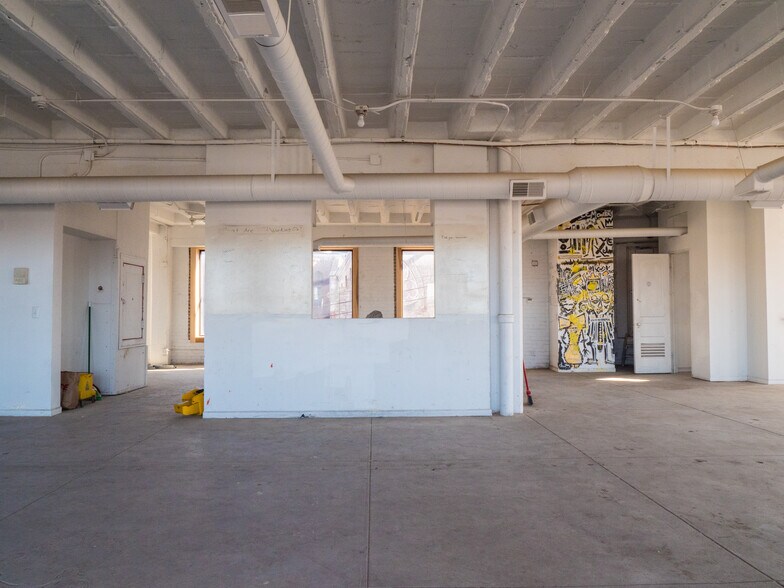 More Photos Of 1400-1404 Gratiot Ave, Detroit Office For Lease